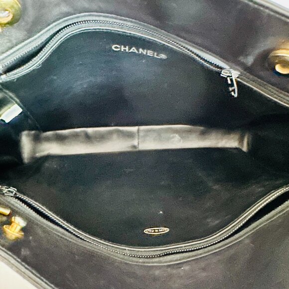 EUC CHANEL MATELASSE LAMBSKIN LEATHER QUILTED CC LOGO SHOULDER BAG MADE IN ITALY - Picture 12 of 16